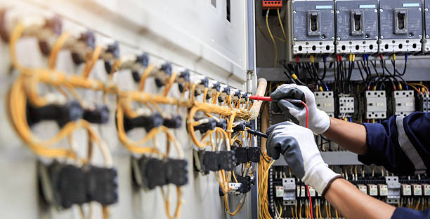 Professional Electrician technician working in Walford, IA